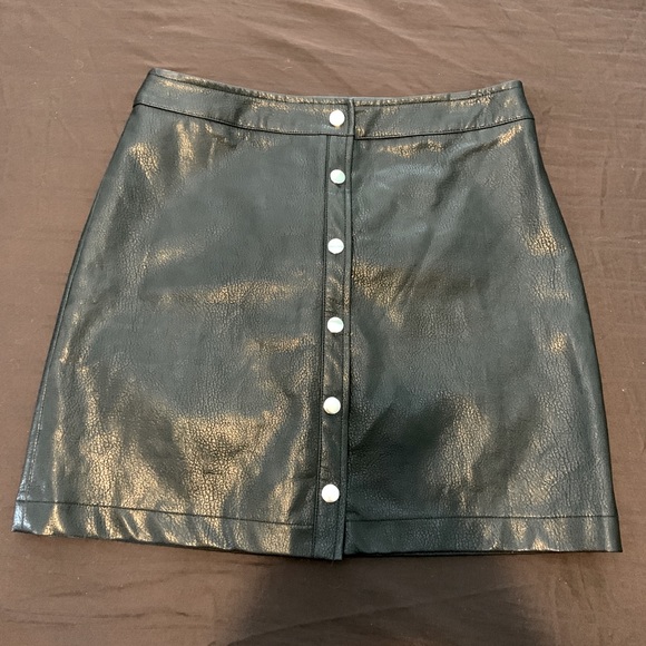 Button up leather skirt - Picture 1 of 3